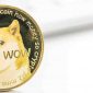 Goldene Dogecoin-Münze. Kryptowährung Dogecoin